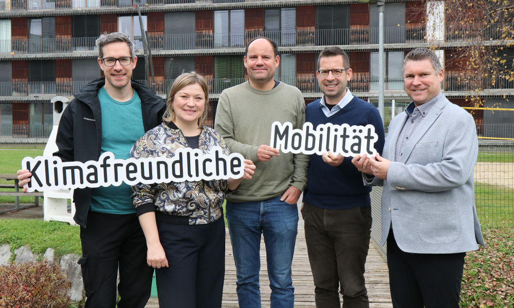 v.l.n.r.: Kay-Michael Dankl, Vizebürgermeister der Stadt Salzburg, Anna Schiester, Stadträtin, Thomas Prinz (RSA FG Research Studio iSpace), Martin Loidl (Universität Salzburg, FB Geoinformatik - Mobility Lab), Karl Rehrl (Salzburg Research, Mobility & Transport Analytics)